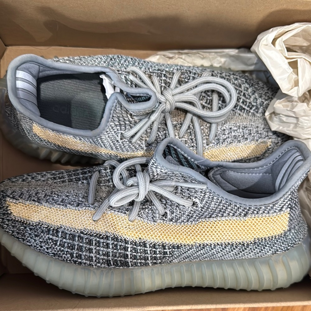 Yeezy Boost 350 V2